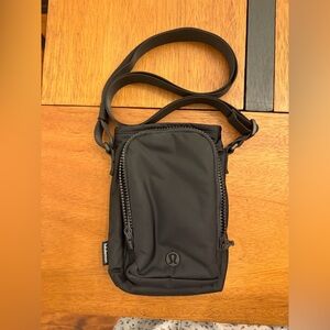 Lululemon Black Crossbody Water Bottle Bag